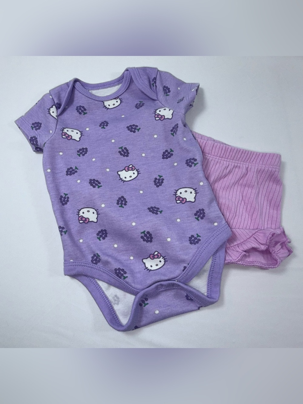 Hello Kitty 3-6M/6M Baby Girl’s 2-Piece Screenprint Bodysuit & Shorts Set